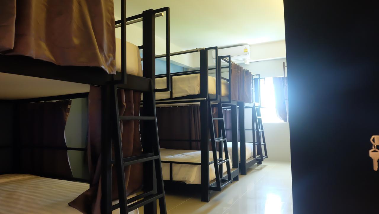 Airport Hostel Phuket Nai Yang Bagian luar foto
